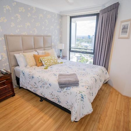 Large Surfers Paradise Apartment With Fantastic Views Gold Coast Ngoại thất bức ảnh